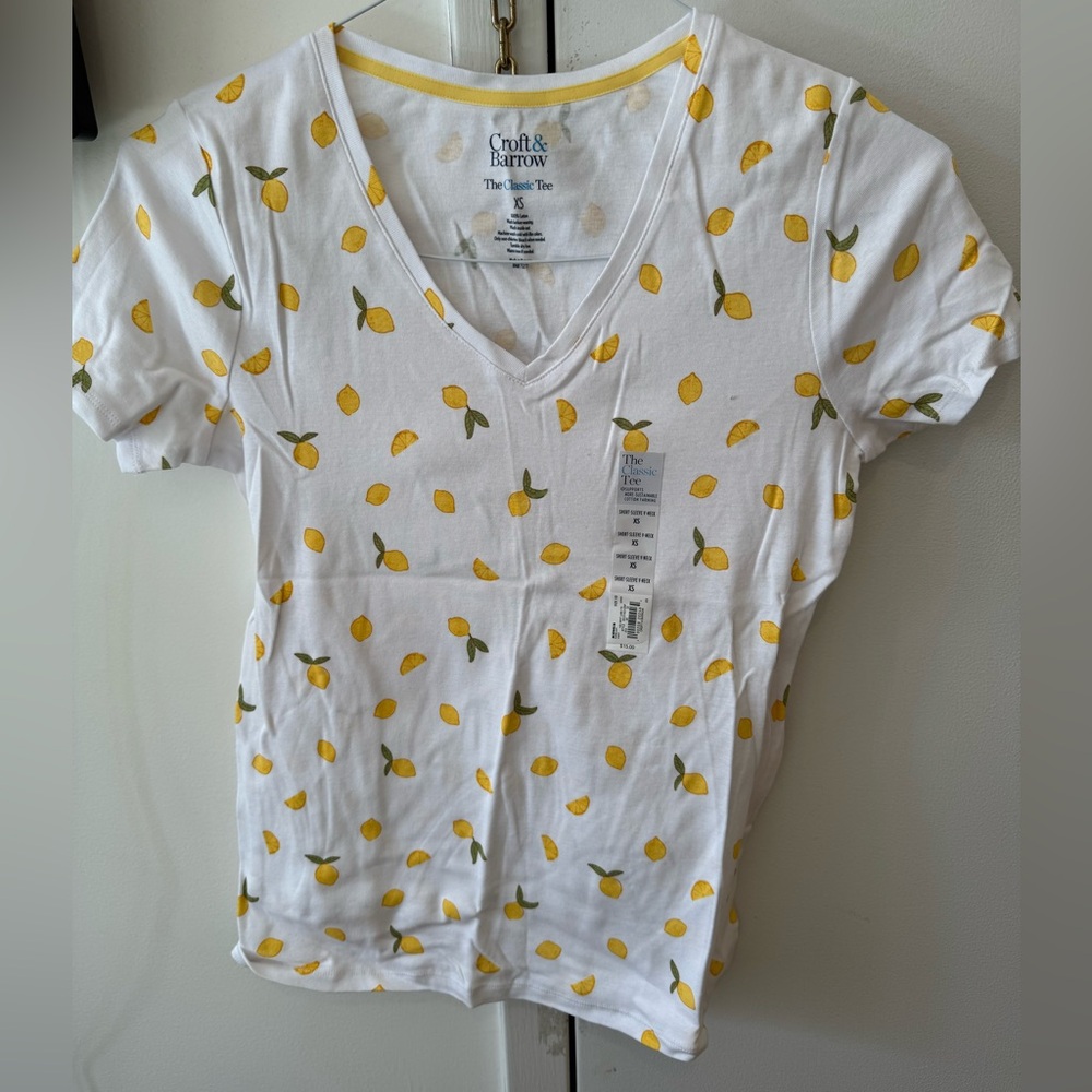 Croft & Barrow White Lemons Vneck Shirt Cotton Classic